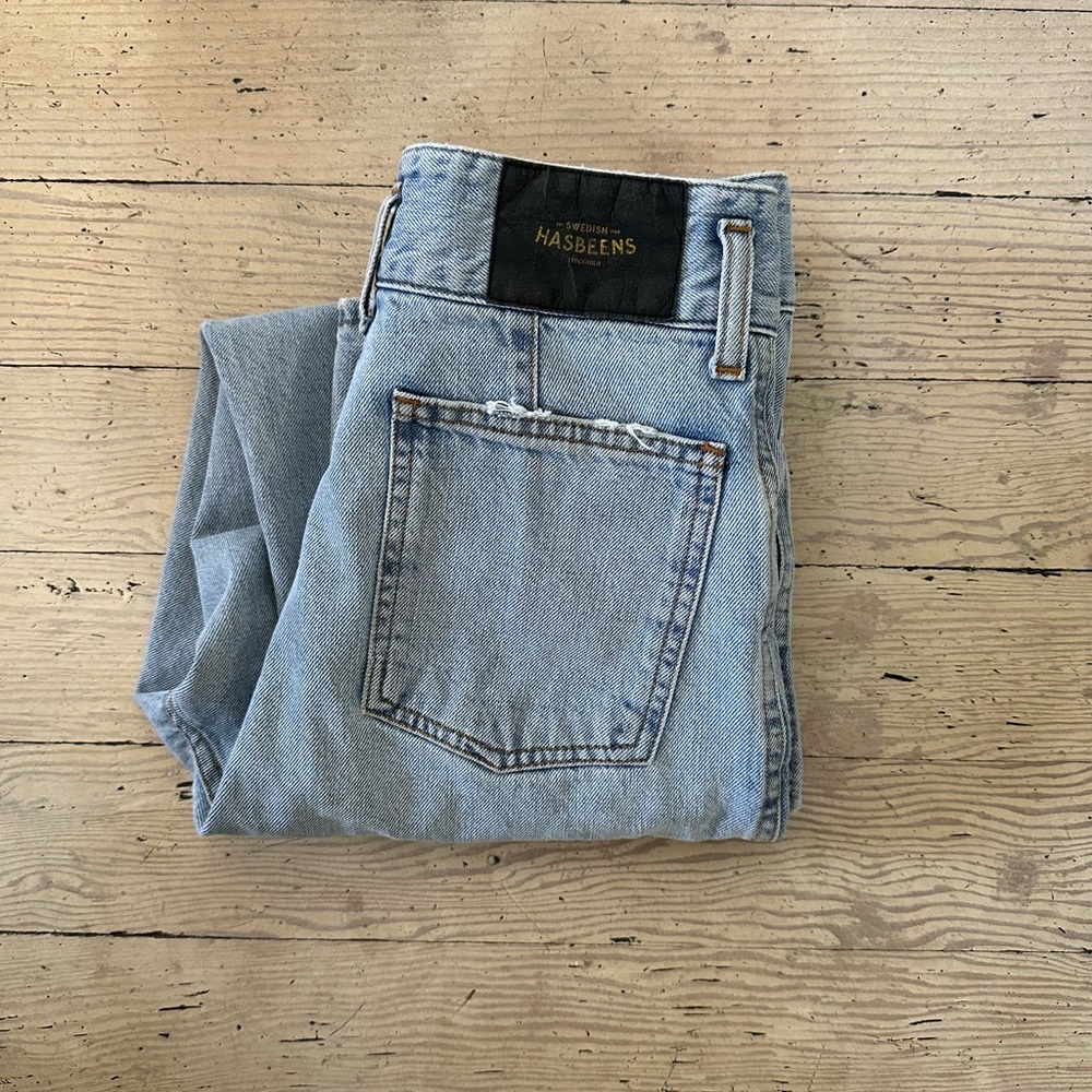 Swedish Hasbeens Sz 26 Mom Jeans Denim in Light Wash Denim